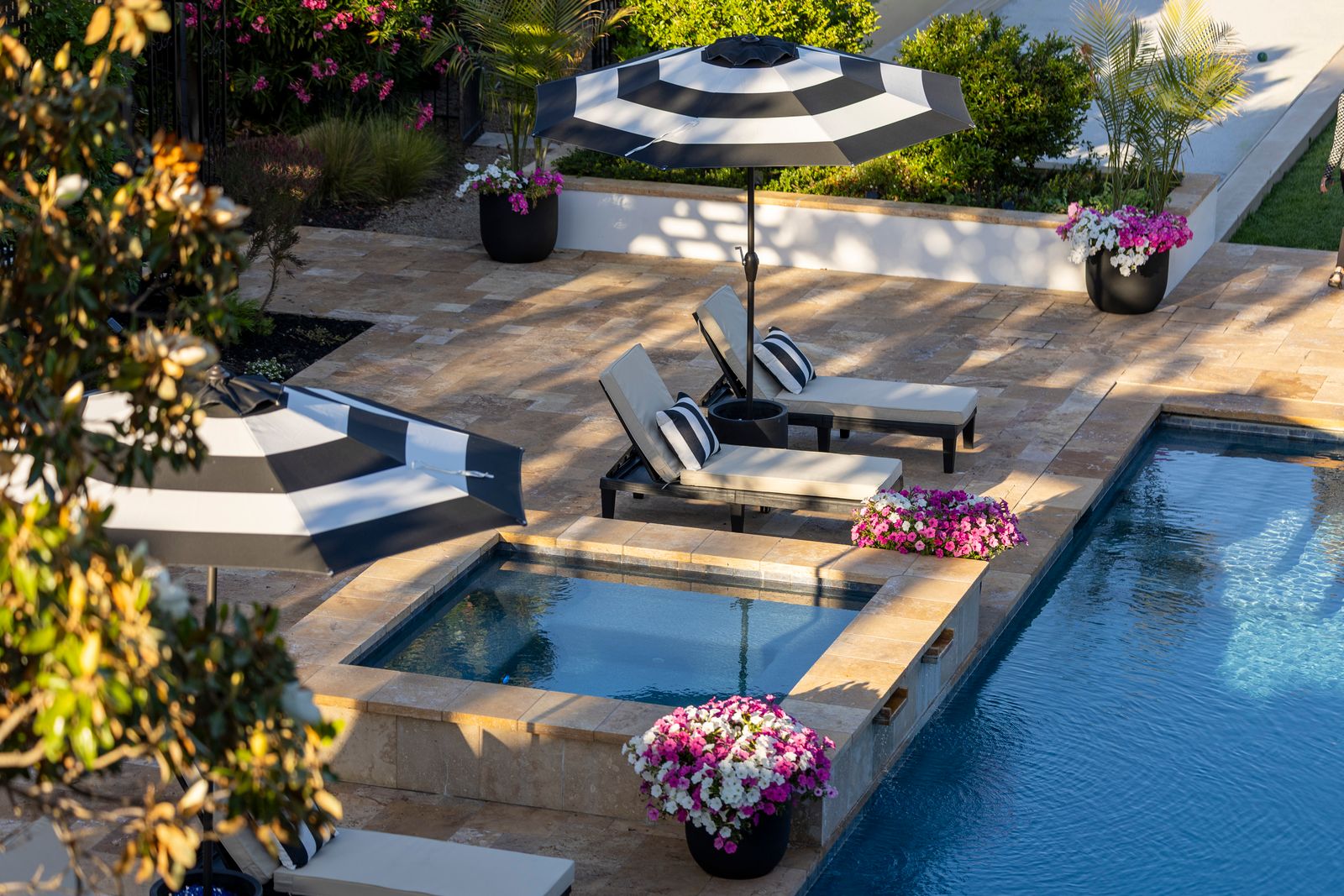 Alvarado's Pools — Pool Builder
